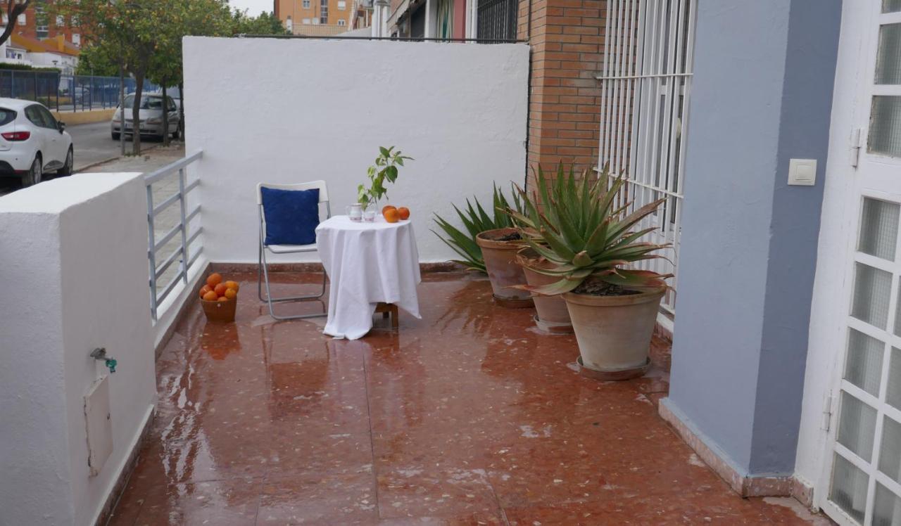Casa Soleada En Calle Tranquila เซบีญา ภายนอก รูปภาพ