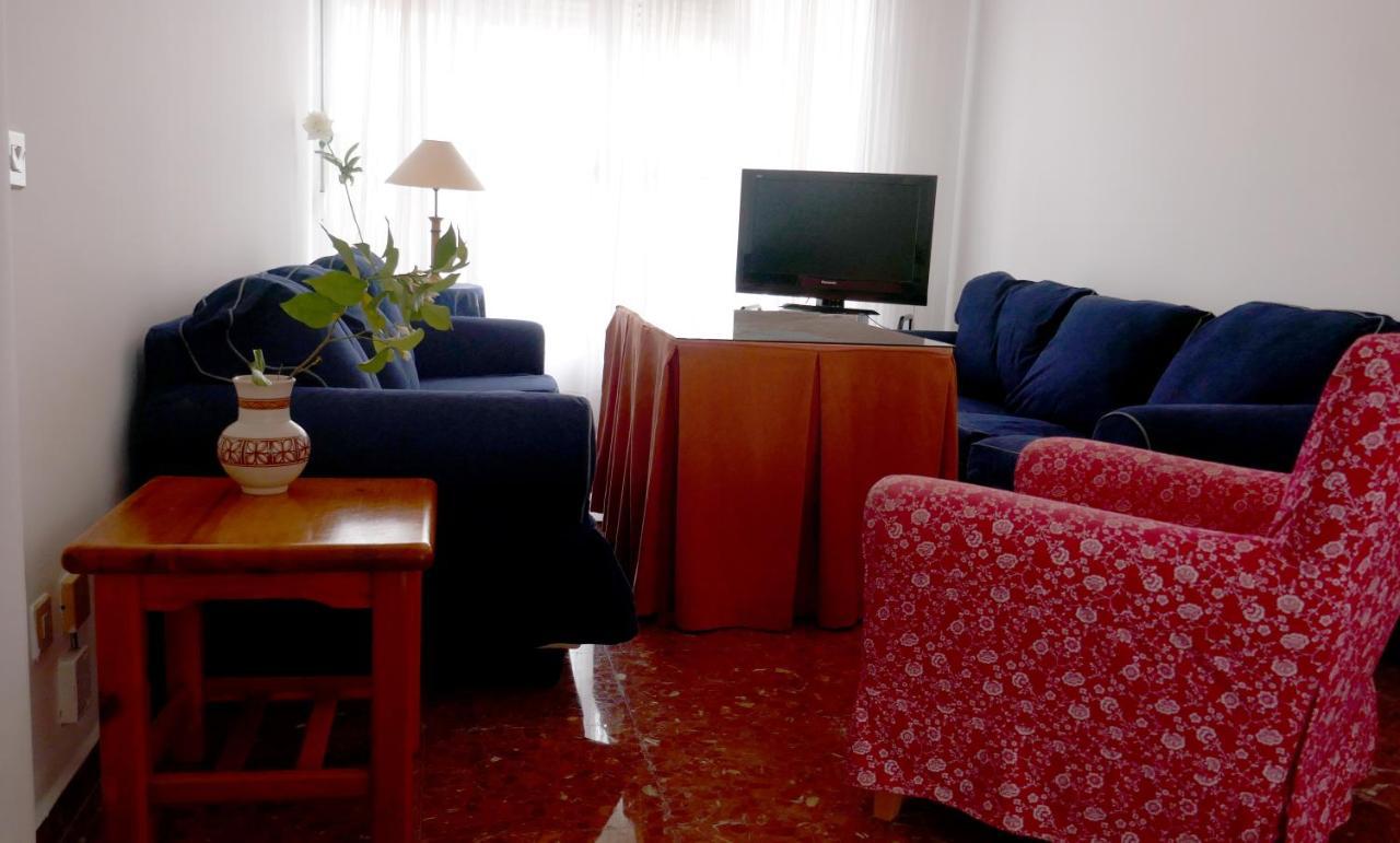Casa Soleada En Calle Tranquila เซบีญา ภายนอก รูปภาพ