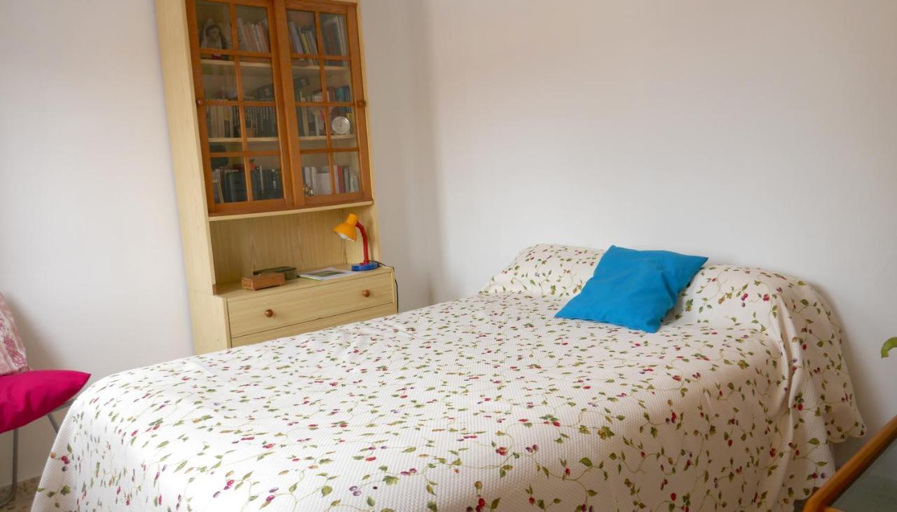 Casa Soleada En Calle Tranquila เซบีญา ภายนอก รูปภาพ