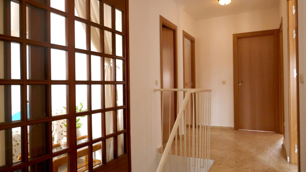 Casa Soleada En Calle Tranquila เซบีญา ภายนอก รูปภาพ
