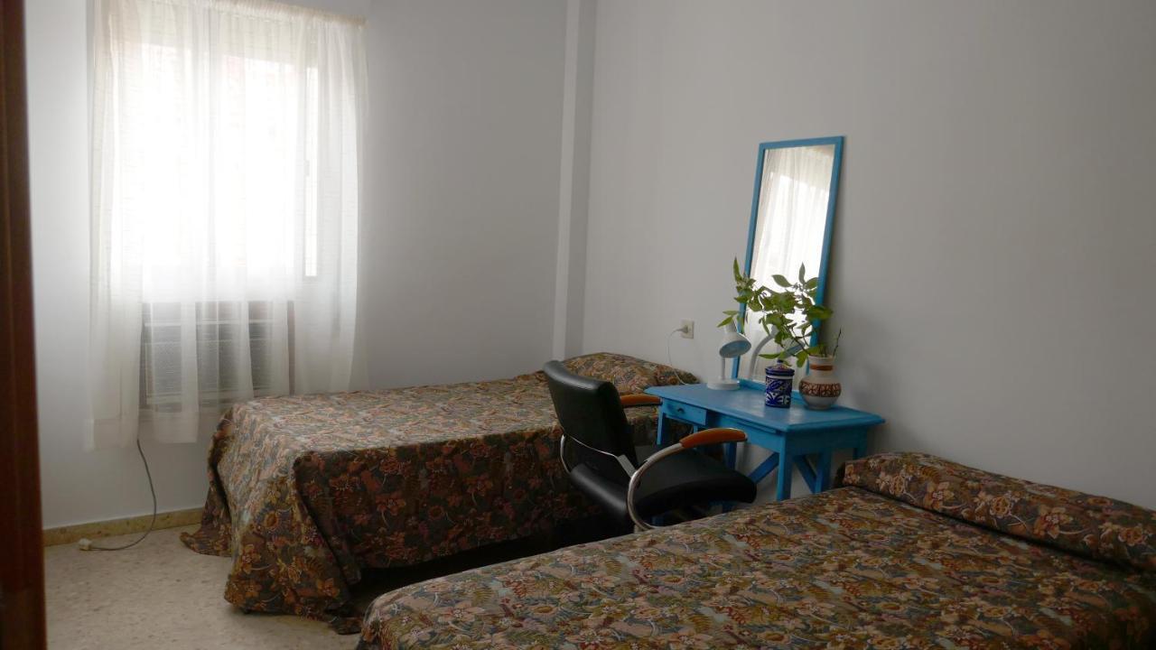 Casa Soleada En Calle Tranquila เซบีญา ภายนอก รูปภาพ