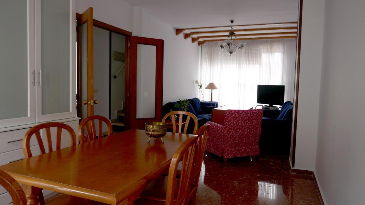 Casa Soleada En Calle Tranquila เซบีญา ภายนอก รูปภาพ