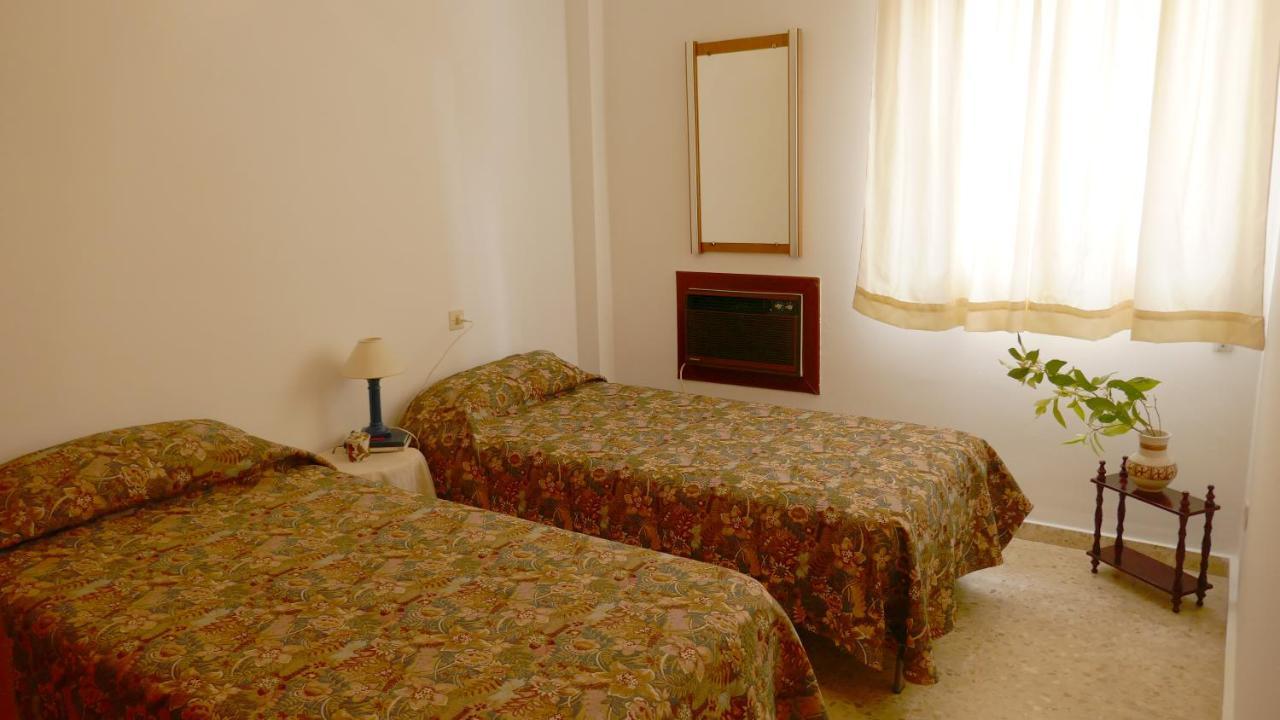 Casa Soleada En Calle Tranquila เซบีญา ภายนอก รูปภาพ