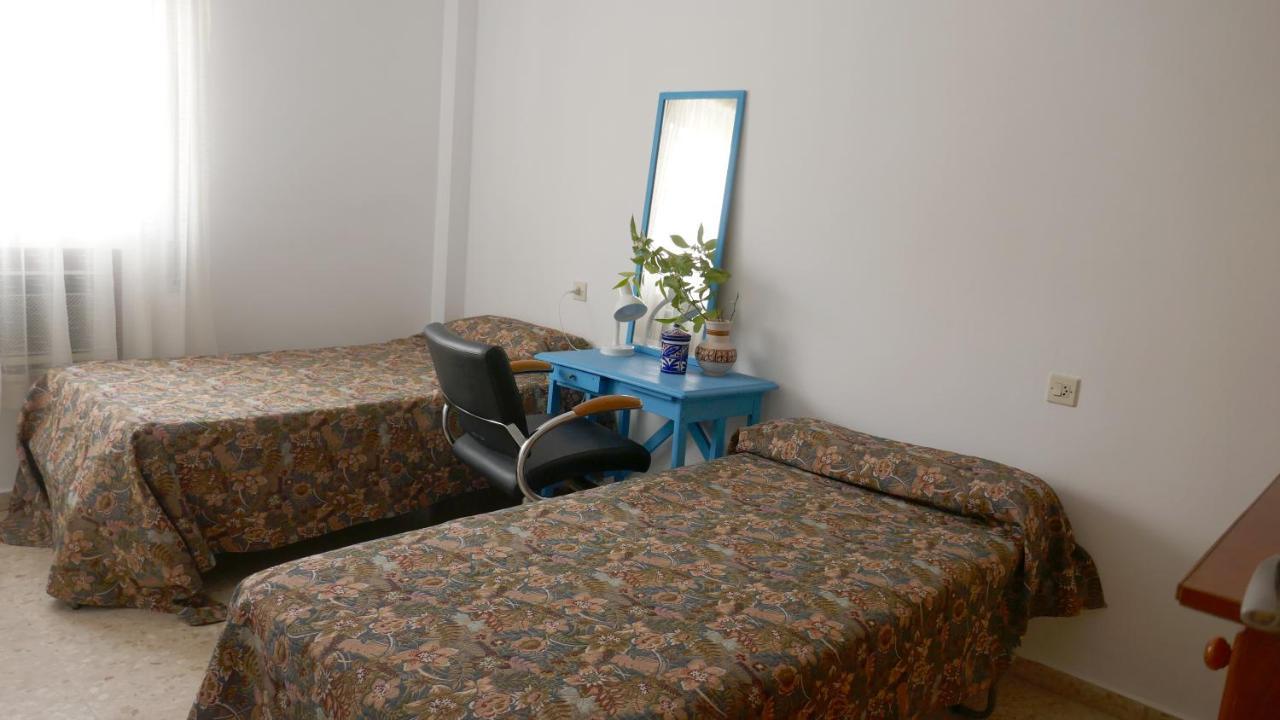 Casa Soleada En Calle Tranquila เซบีญา ภายนอก รูปภาพ
