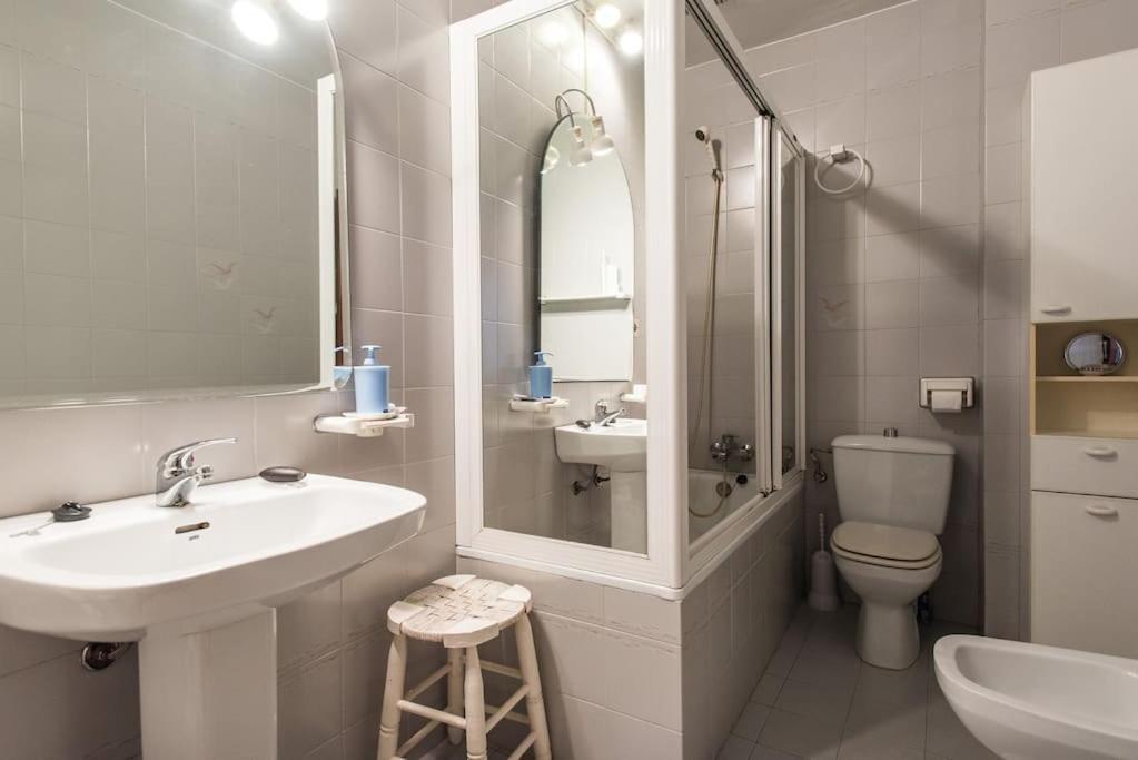 Casa Soleada En Calle Tranquila เซบีญา ภายนอก รูปภาพ