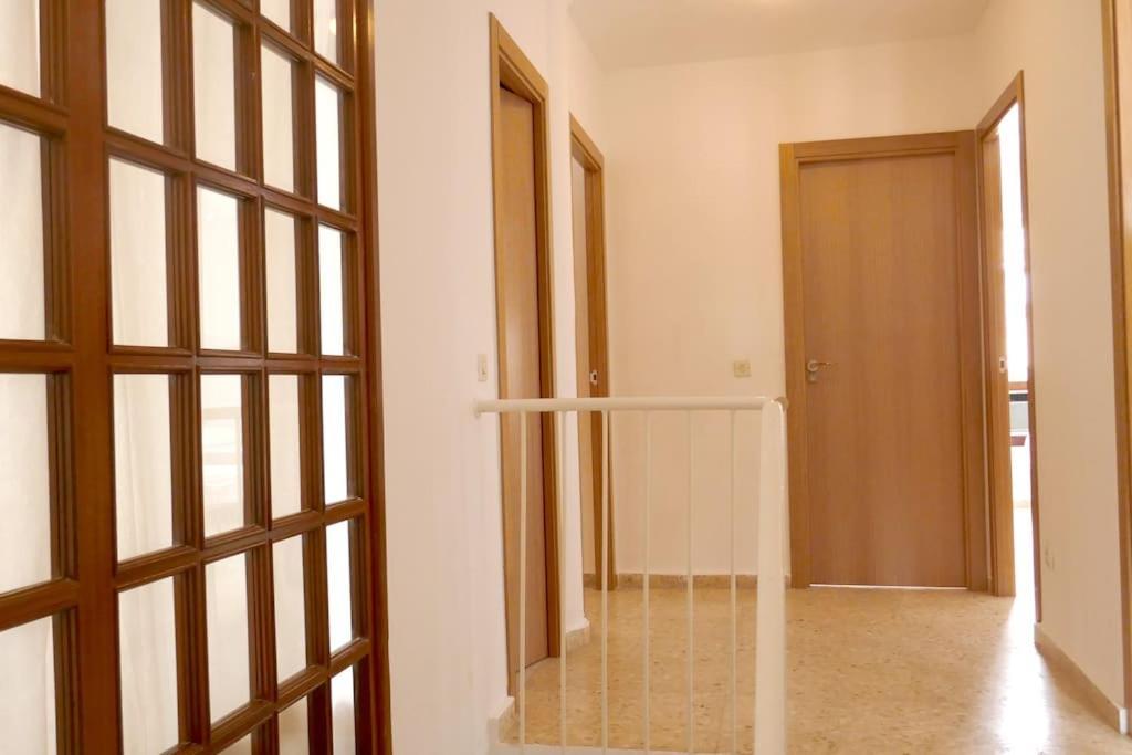 Casa Soleada En Calle Tranquila เซบีญา ภายนอก รูปภาพ