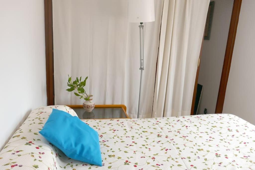 Casa Soleada En Calle Tranquila เซบีญา ภายนอก รูปภาพ