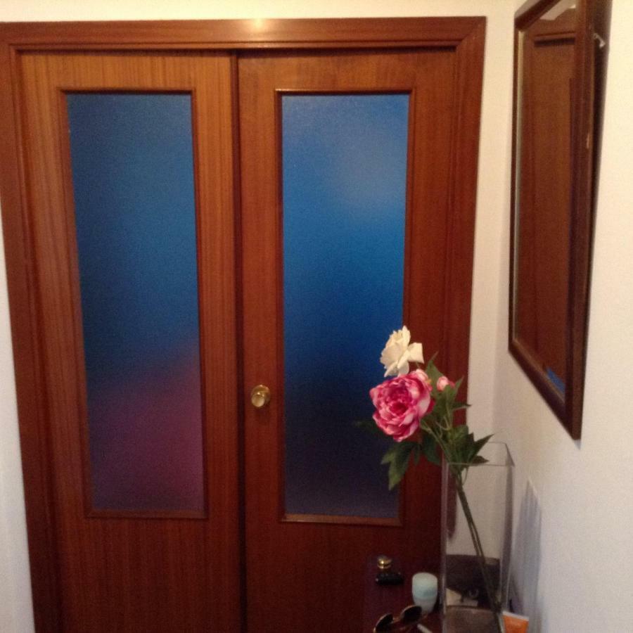Casa Soleada En Calle Tranquila เซบีญา ภายนอก รูปภาพ